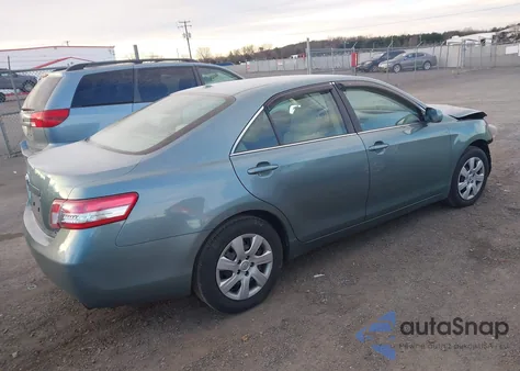 2010 Toyota Camry Le z USA, uszkodzony, nr VIN 4T1BF3EK9AU571155